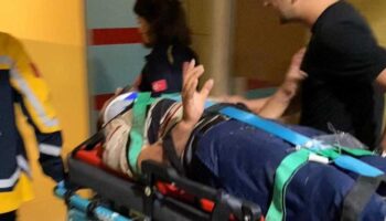 devrilen traktorun surucusu agir yaralandi Czd3URi9