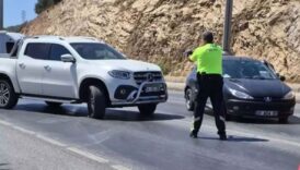 dilan citak sessizligini bozdu polislerin uzerine araba surmustu OVwVmAUq