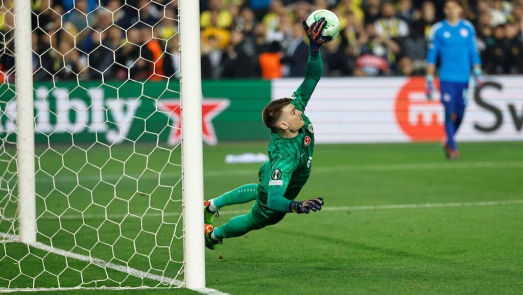 dinamo zagrebden livakovic aciklamasi gidiyor mu 2CTAR5Al