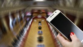 disari bilgi sizinca meclis baskanini cildirtti vekillerin telefonlari toplatildi tarihte bir ilk yasandi sBWlvv4r