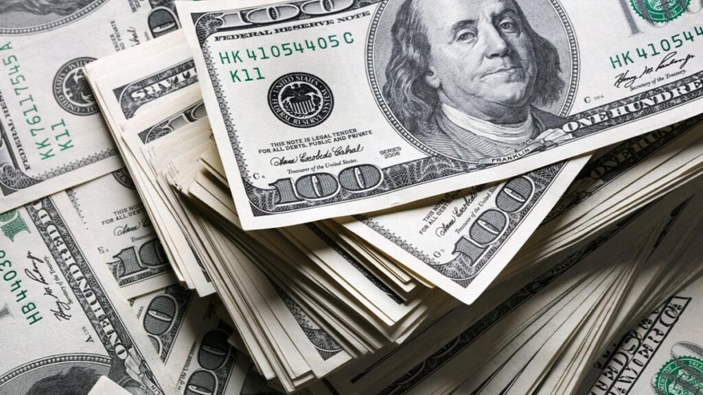 dolar haftaya yukselisle basladi iste dolarda son rakam 18 agustos 2025 kNpWAHUt