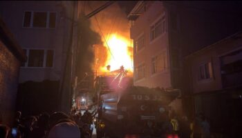 dursunbeyde korkutan ev yangini 2YlNLuk2