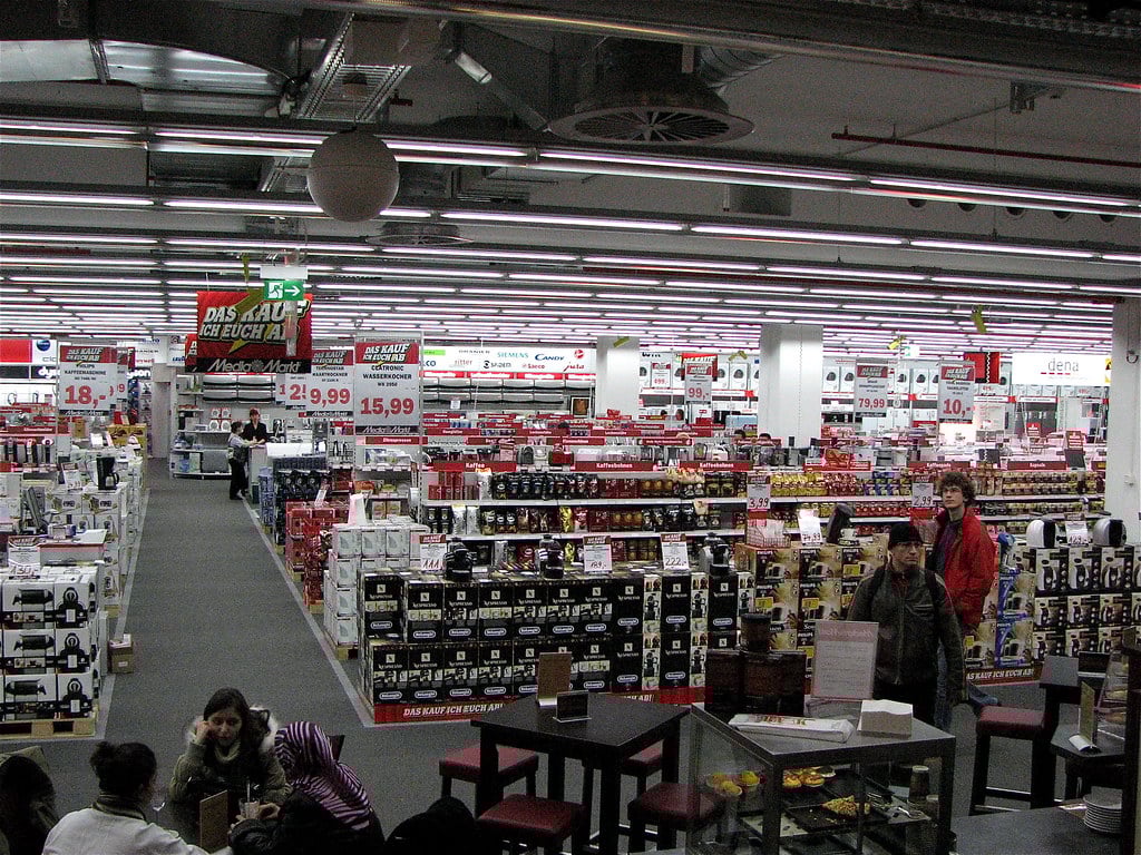 elektronik devleri satiliyor turkiyede de bircok ilde 100den fazla magazasi var 1 5BF1vYtv