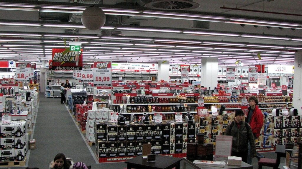 elektronik devleri satiliyor turkiyede de bircok ilde 100den fazla magazasi var ZBTbxeTP