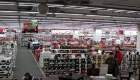 elektronik devleri satiliyor turkiyede de bircok ilde 100den fazla magazasi var ZBTbxeTP