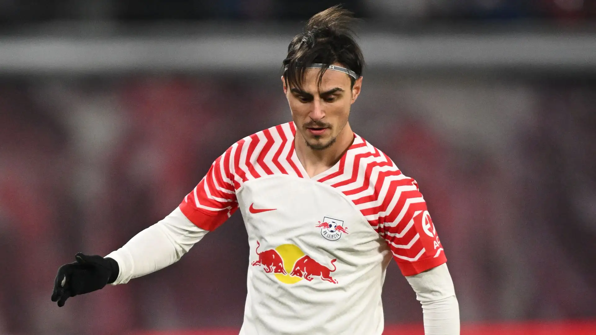 eljif elmas eski takimina donebilir 1 2BAK16ME
