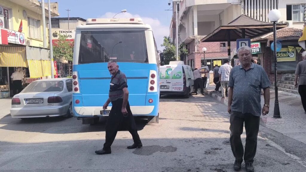 emekli vatandaslar isyanda bir an once erken secim olsun 12Qa4ATG