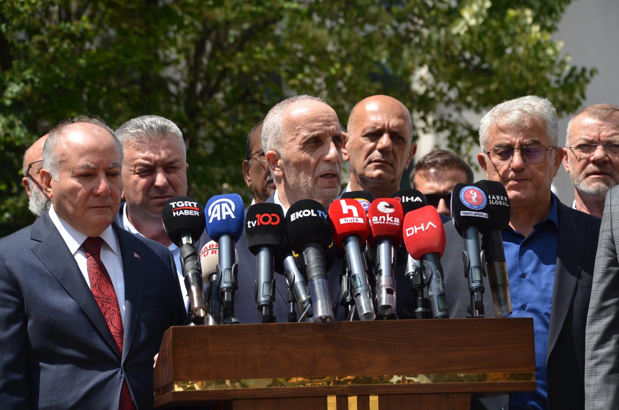 erdogani cileden cikardilar tarihe gecen anlar eski bakan devreye girdi 0 bPlQVKNU