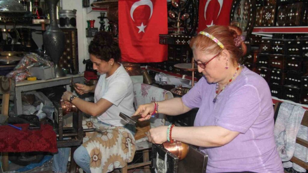 erkek isi diyenlere inat bakir isleme ustasi oldular LGhFxgzw