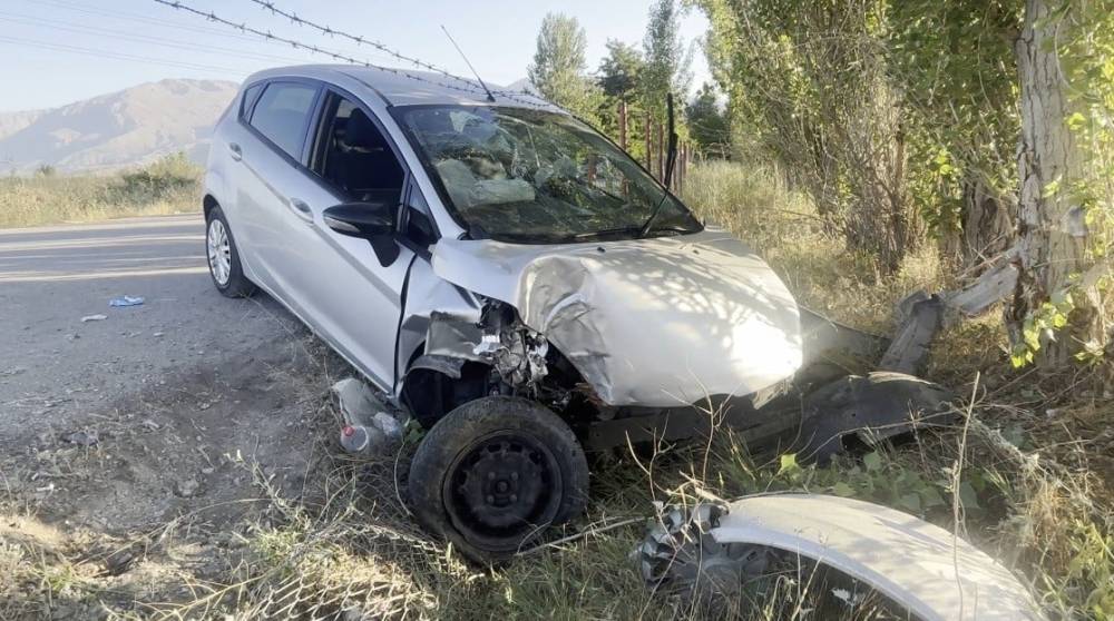 erzincanda trafik kazasi 2 yarali 0 UmXEeVdL