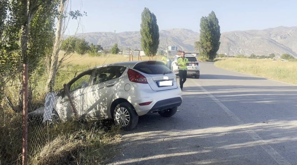 erzincanda trafik kazasi 2 yarali 1