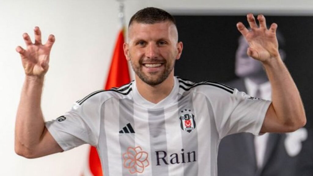 eski besiktasli oyuncu evine geri dondu 9s21ibD6
