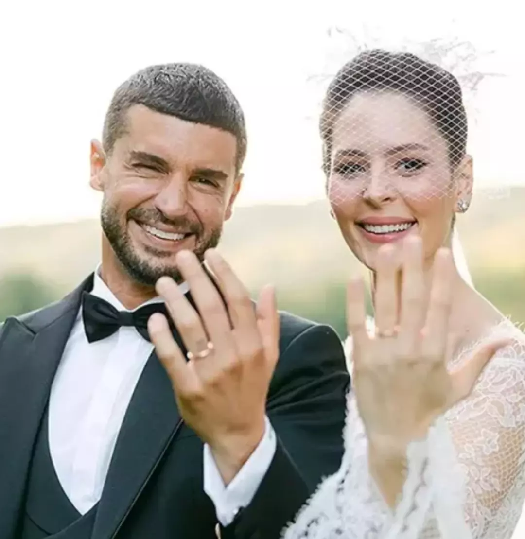 eski esini yildiz cagri atiksoy ile mi aldatti berk oktay jet hizinda aciklamada bulundu aFZfCpel