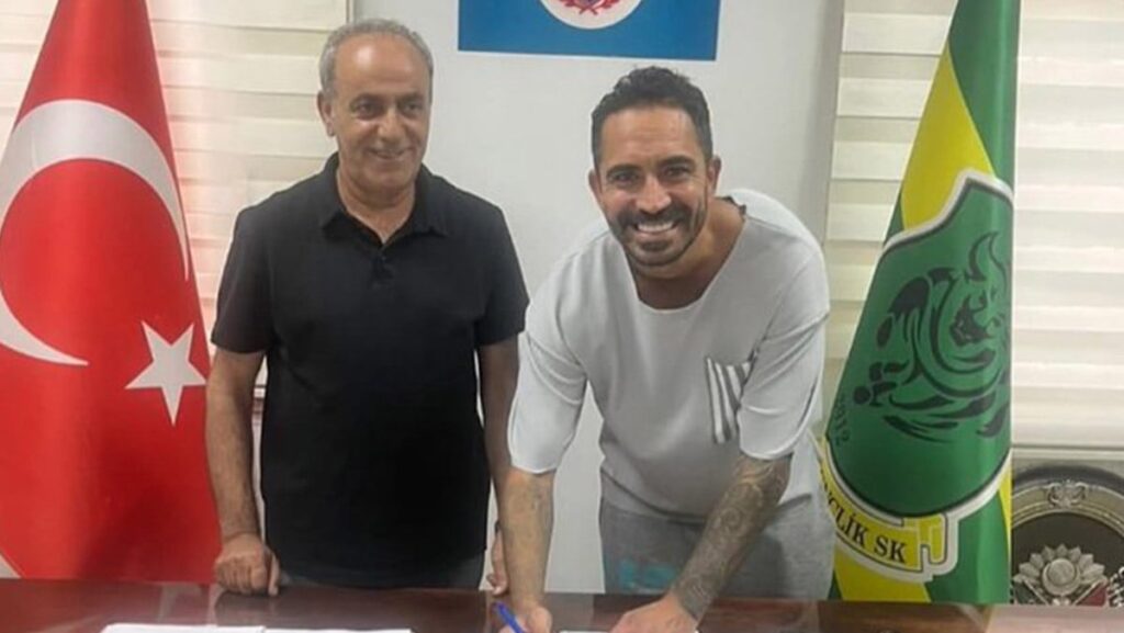 eski galatasarayli oyuncu yigit gokoglan amator ligde teqyDq76
