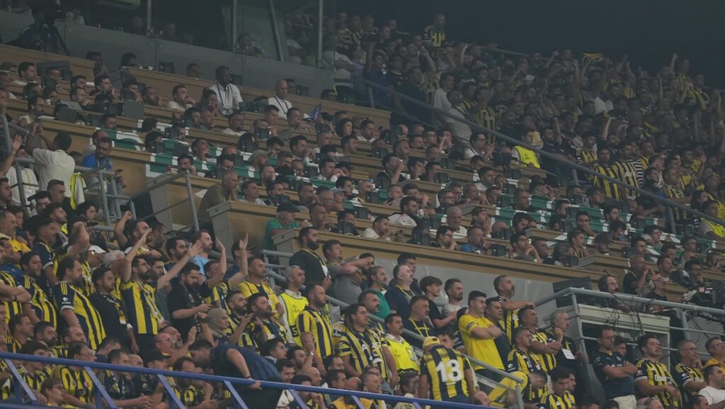 fenerbahce benfica macina gazeteci akini yXNx7Ncr