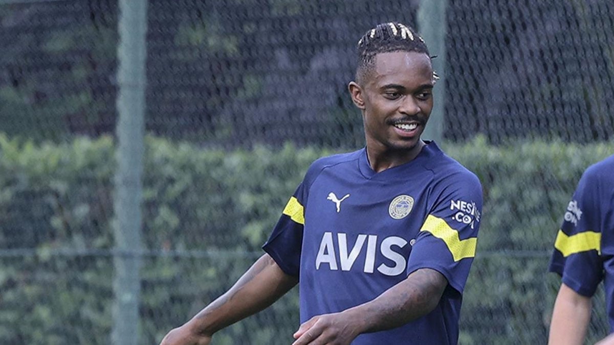 fenerbahce brezilyali yildizin sozlesmesini feshetti 0