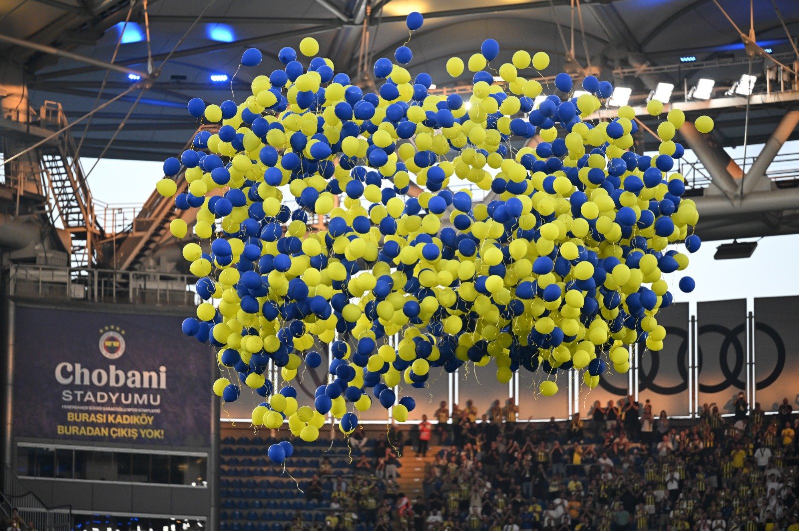 fenerbahce duygu ozdini unutmadi 1907 adet balon ucuruldu 0 R1Cyq4e5