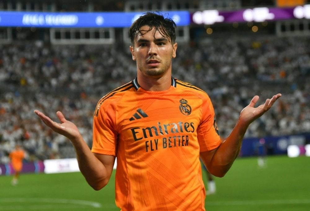 fenerbahce taraftari real madridin yildizi icin cildirdi arda guler detayi 2 nAnK9UeZ