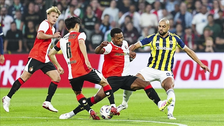 fenerbahce tur icin feyenoord karsisinda eXMYV2Lc