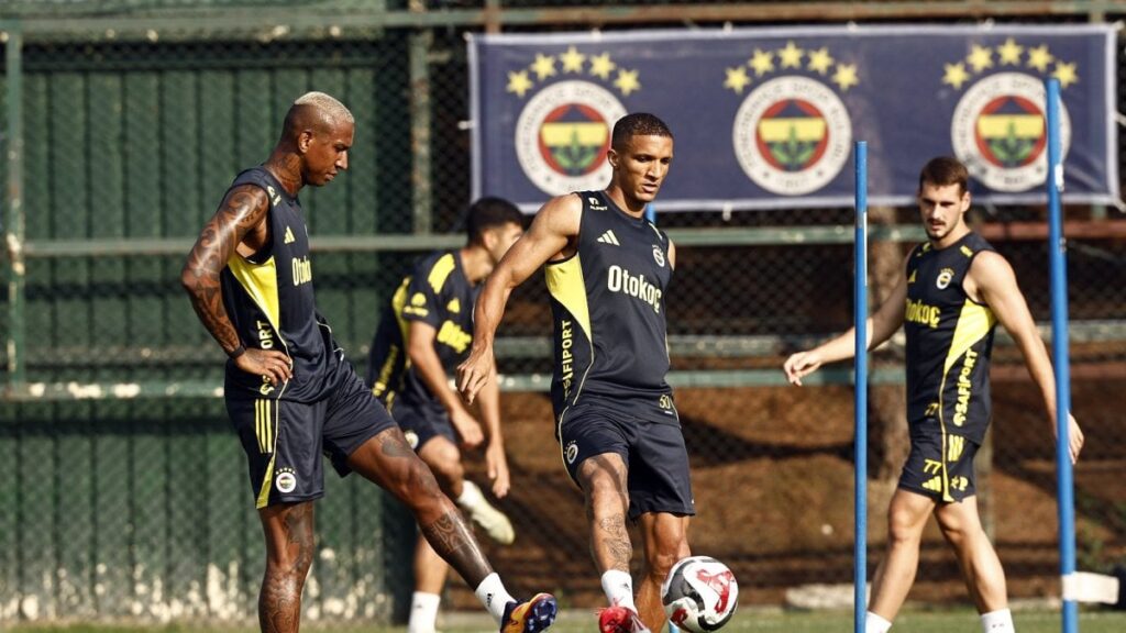 fenerbahcede feyenoord maci hazirliklari basladi z7ESA34t