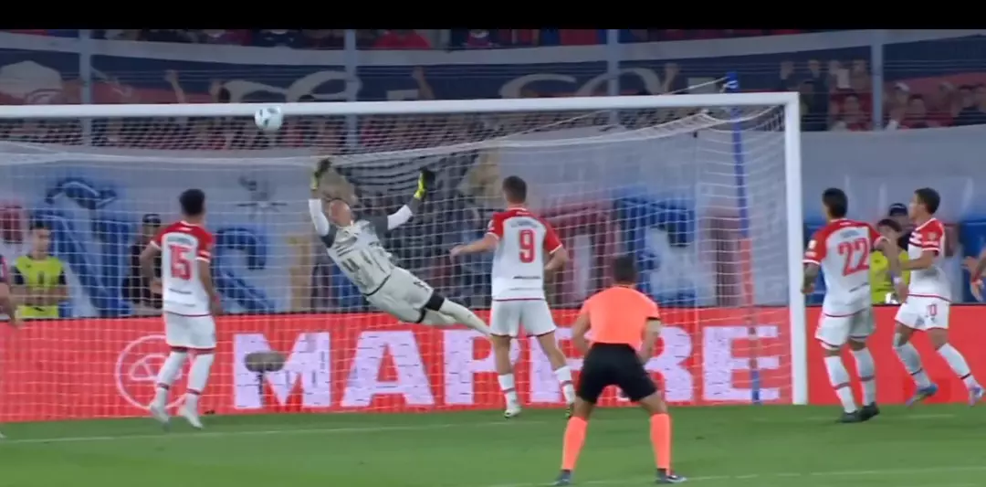 fernando muslera kaldigi yerden devam ediyor oyle bir sey yapti ki 1