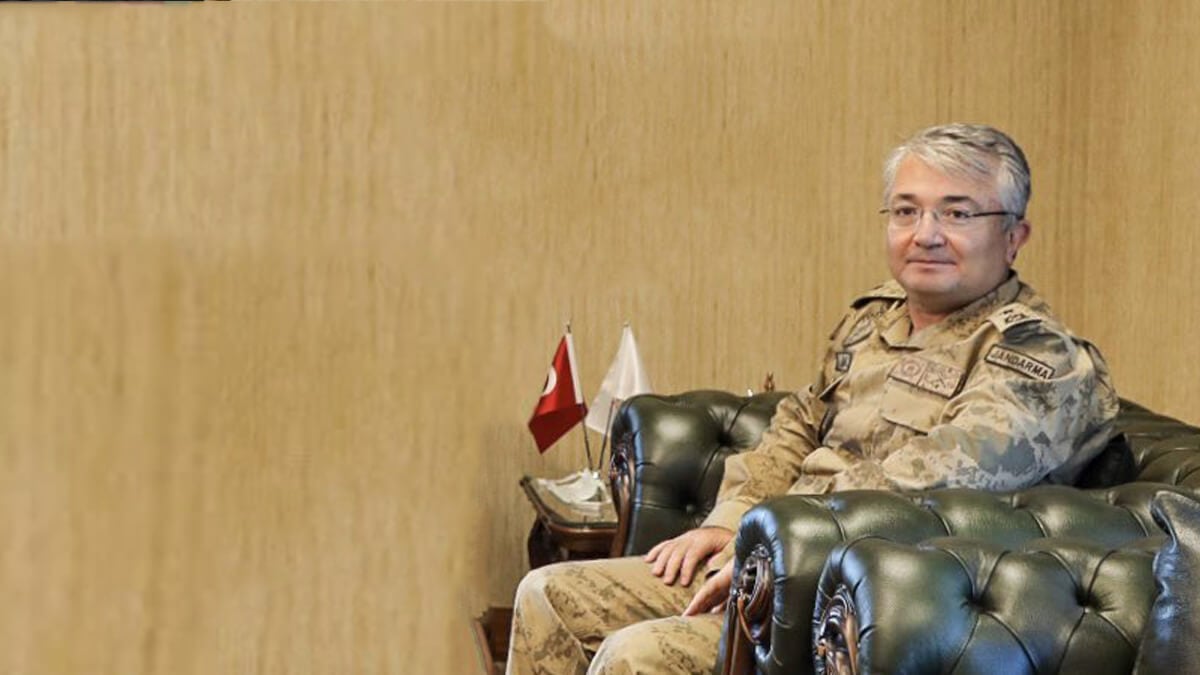 fetoculer ile catisan general emekli edildi yas toplantisi oncesi menzil ayari 0 PEzusKf4