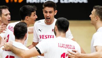 filenin efeleri avrupa vizesi aldi zmNV5z4a