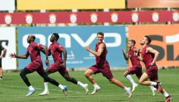 galatasaraya mujde iki oyuncu da imzayi atti wmBcgZsc