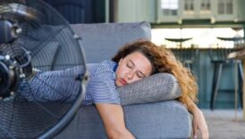 gece boyunca klima karsisinda uyumanin buyuk tehlikeleri ortaya cikti NkfWw2Xm