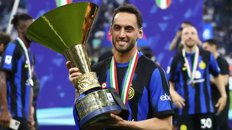hakan calhanoglunu resmen duyurdular super ligde olmaz denilen transfer oldu havalimani dolup tasacak 1