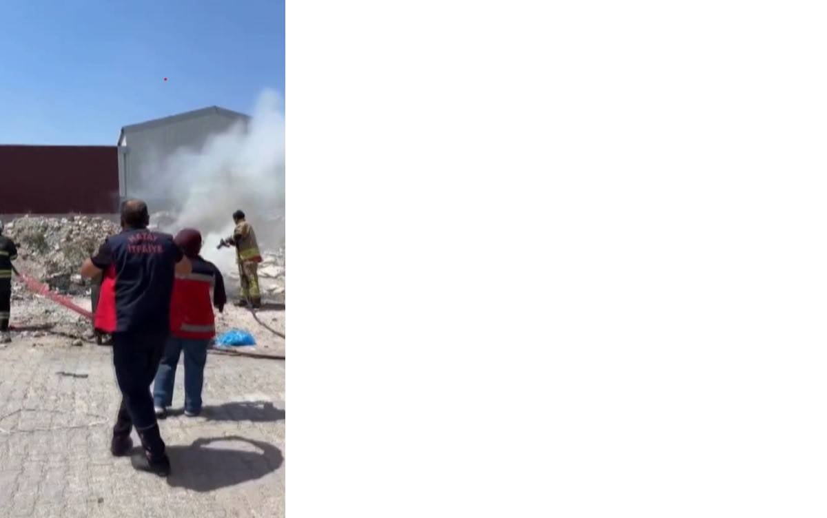hatayda yangin isyeri ve hurda araclar kule dondu 5