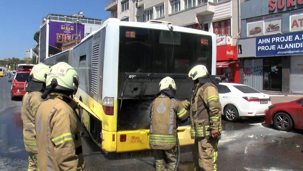 iett otobusu bir anda alev aldi kahraman sofor faciayi onledi istanbulun gobeginde korku dolu WeXa8ezk
