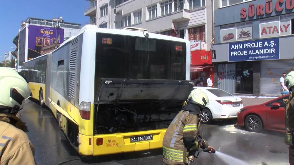 iett otobusu bir anda alev aldi kahraman sofor faciayi onledi istanbulun gobeginde korku dolu YjG8WkeZ