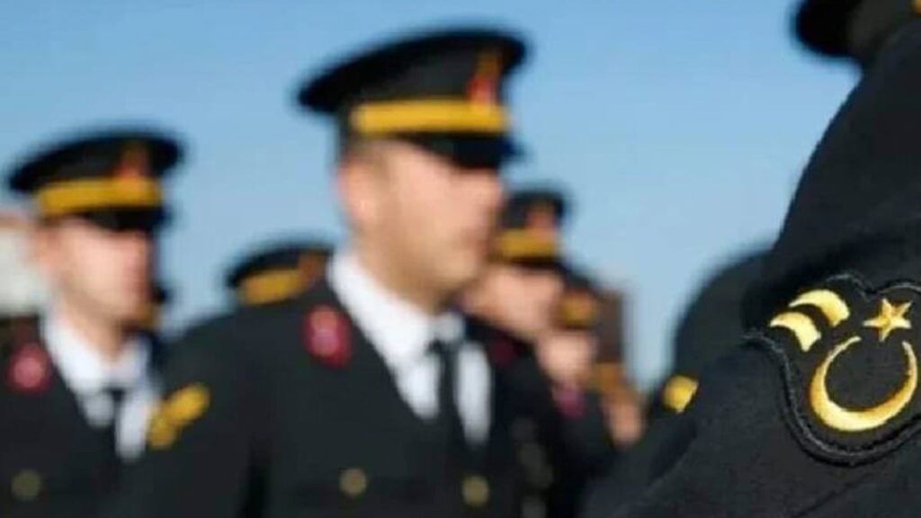 iki isim rest cekince baska biri atandi unlu gazeteci nedenini ortaya cikardi tusas detayi E2lmTI8b