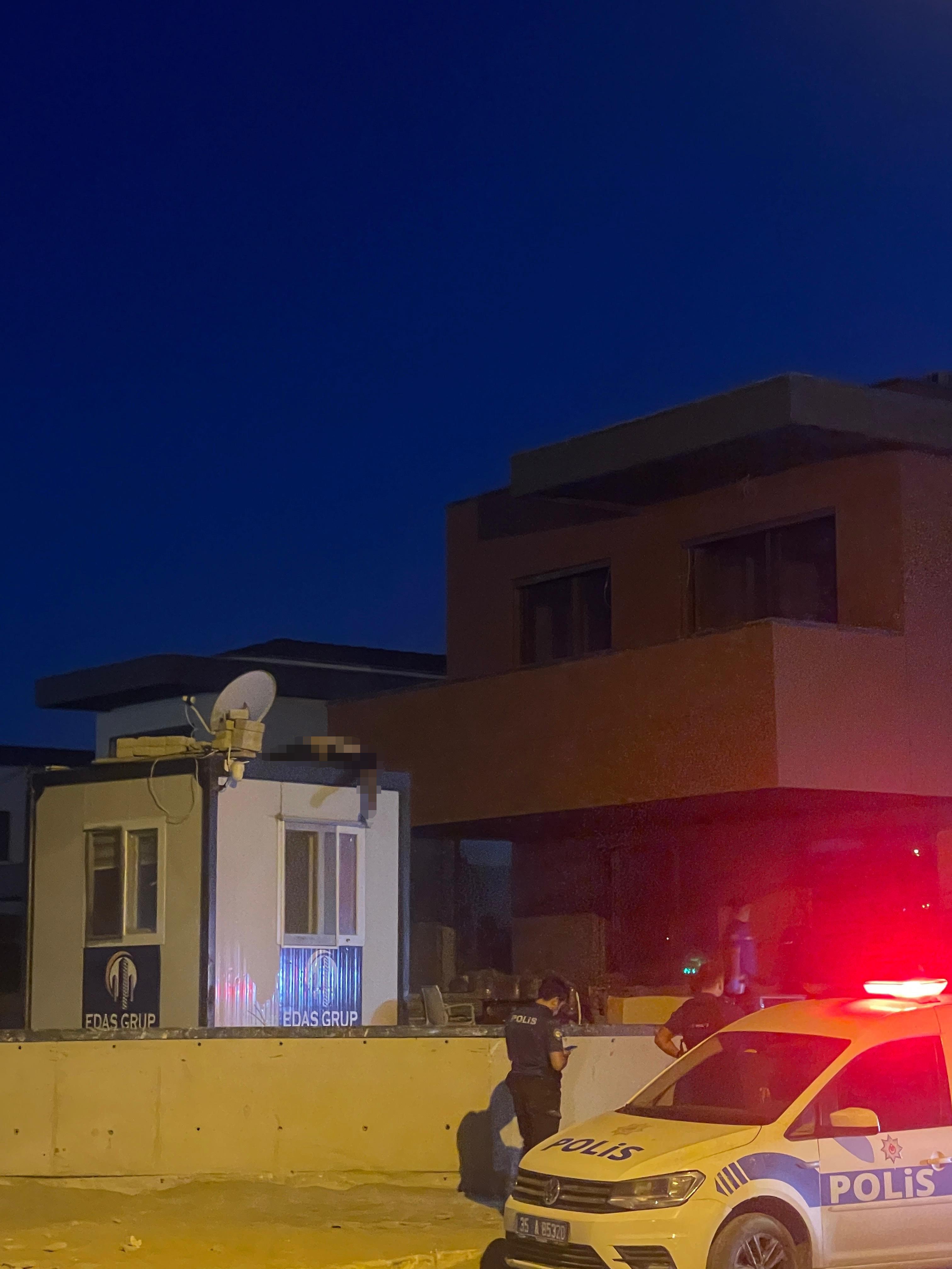 insaatta korku dolu anlar konteynerin ustunde ceset bulundu 0 b1Fzqu4Y