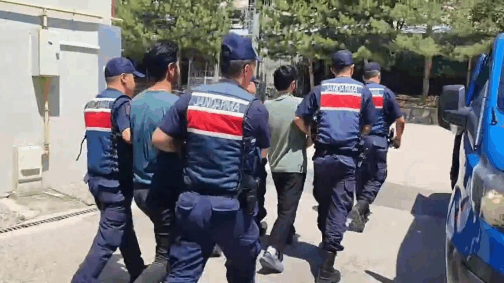 iside 14 ilde dev operasyon cok sayida supheli yakalandi AxFdbpXN
