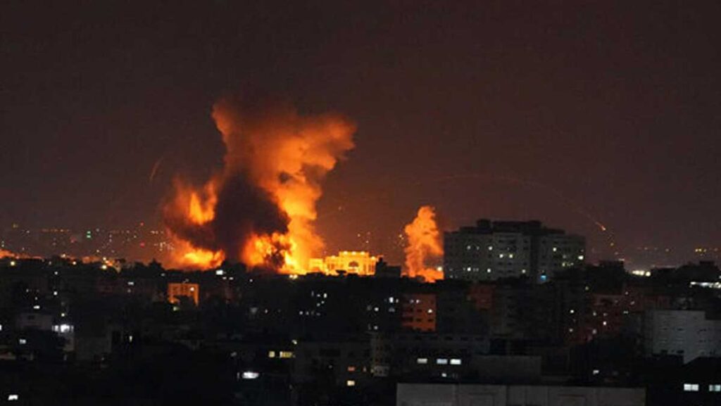 israil ordusu gazzede cok sayida binayi havaya ucurdu cLYrs4Dq