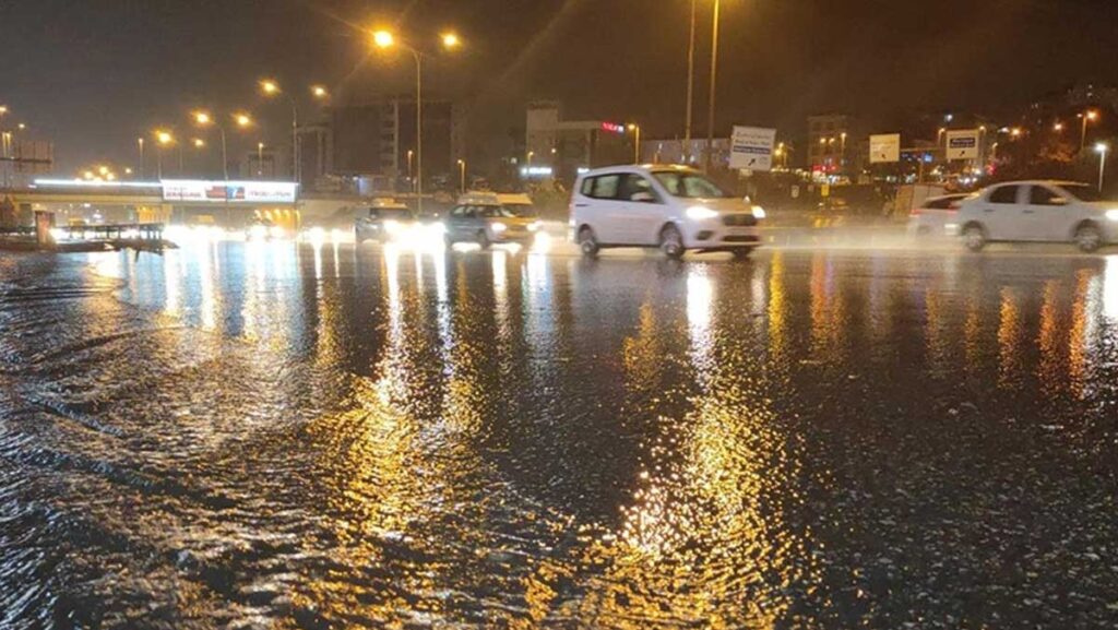 istanbulda beklenen saganak basladi wFivvpGY