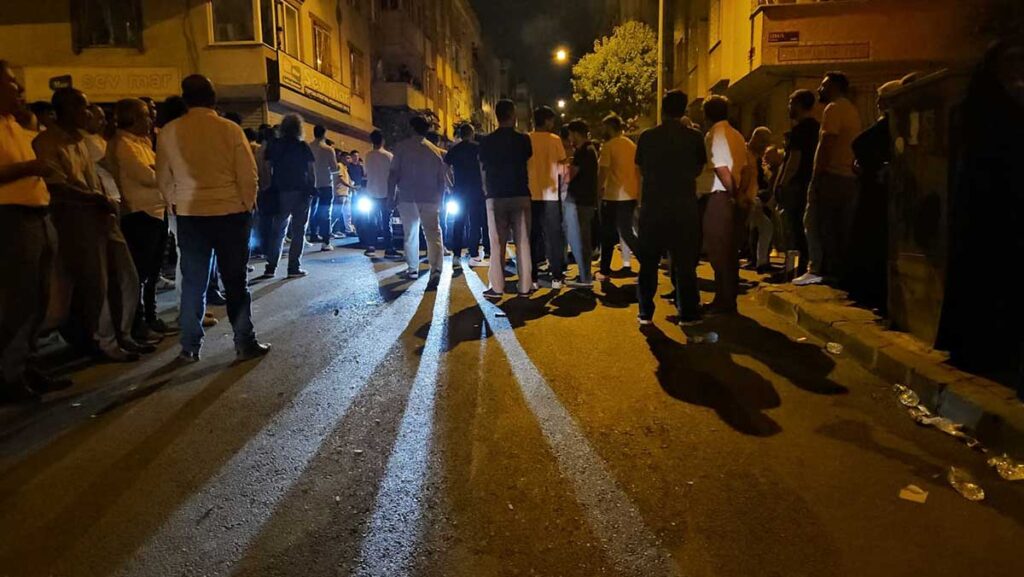 istanbulda bir ogul annesini basindan vurdu QlJNnLDd