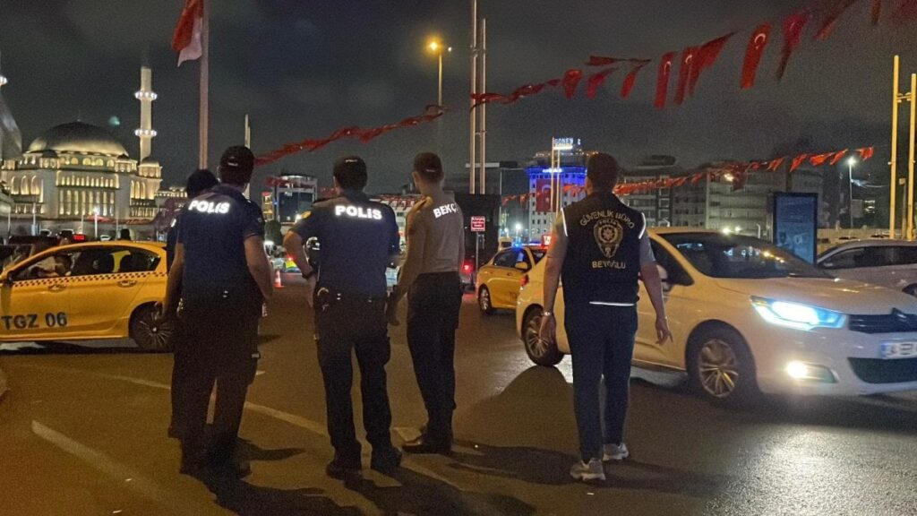 istanbulda helikopter destekli huzur istanbul denetimi RESO9kzA
