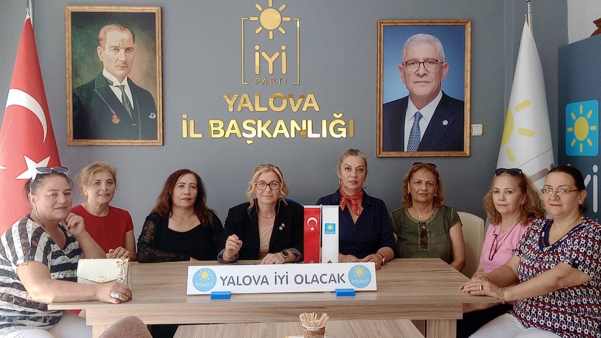 iyi partiden kadin cinayetlerine karsi es zamanli basin aciklamasi kadinlar olmek istemiyor 1 jUcNHp8j