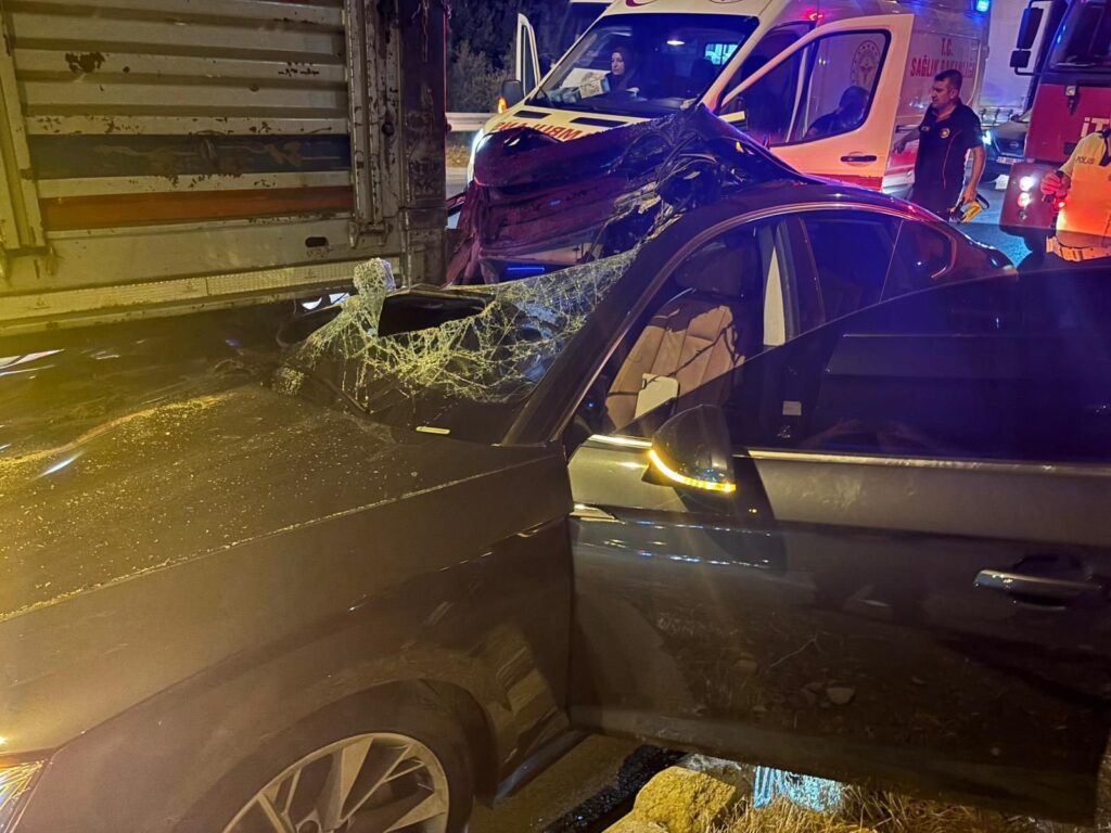 kahramanmarasta trafik kazalari 1i agir 13 yarali RMNfxIbQ