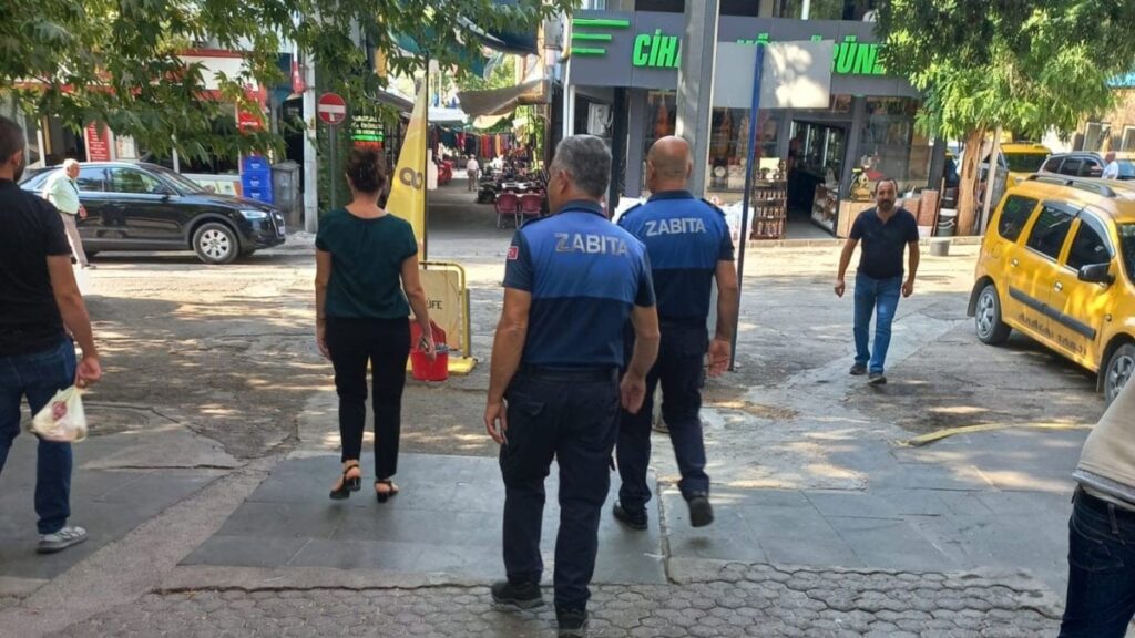 kaldirim isgaline yonelik zabita denetim yapti 9 esnafa para cezasi kesildi vVQwO4zp
