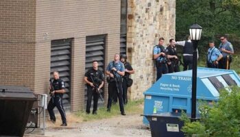 kampuste silahli saldirgan alarmi KXkGtqFQ