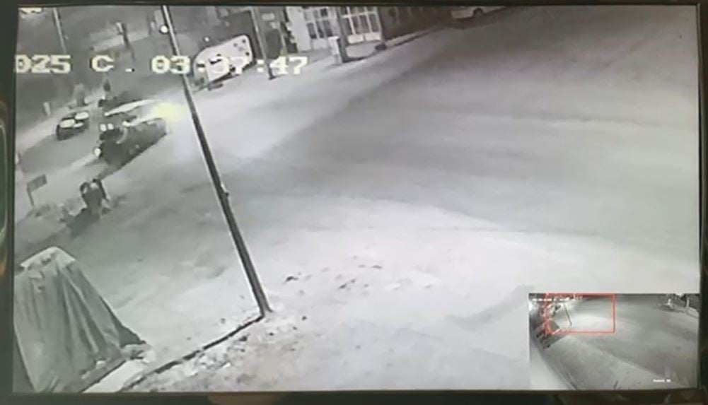 kamyonet otomobille kafa kafaya carpisti 1i agir 2 yarali