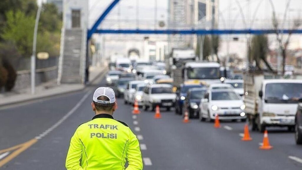 kara yollari ile ilgili uyari geldi suruculer dikkat iste calisma olan ve kapali yollar cvvavS6x