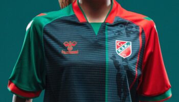 karsiyakadan ataturk ve zubeyde hanim temali forma ngnENFqH