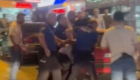 kesici aletlerle ambulansa saldirdilar nuwRRpDA