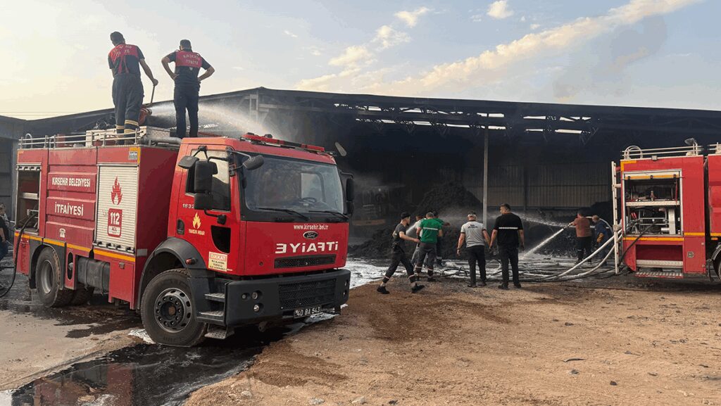 kirsehirde petlas fabrikasinda yangin qFy2Ef6b