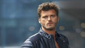 kivanc tatlitugdan is insani icin yardim cagrisi 925lYaOV